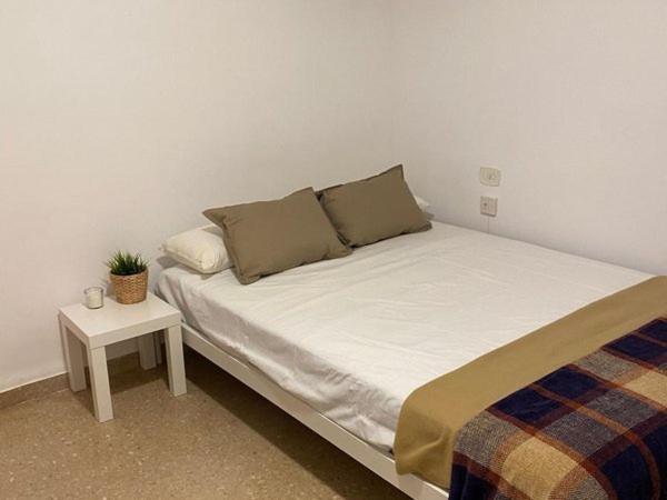 Habitaciones Privada Preciosa Grande Centro Malaga Tambien Cerca De La Playa Wi-Fi Bagian luar foto